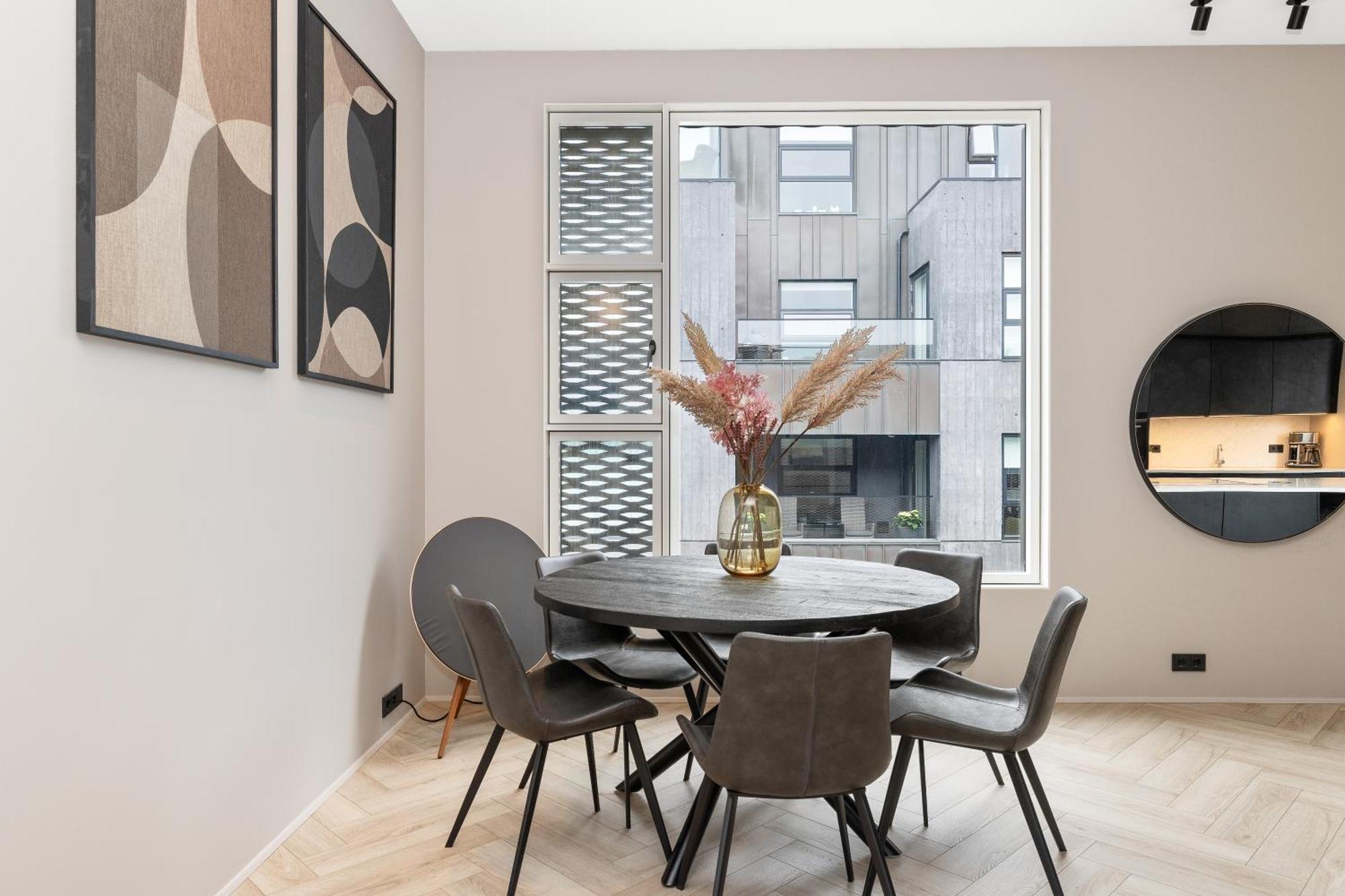 Desirable Penthouse In Íbúð Reykjavik
